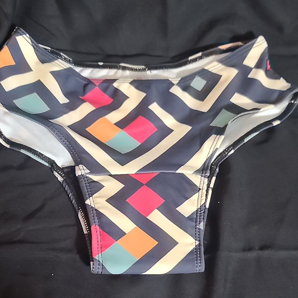 Geometric Patterned Swim Bottom